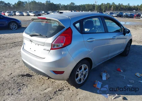 2015 Ford Fiesta Se z USA, uszkodzony, nr VIN 3FADP4EJ9FM148309